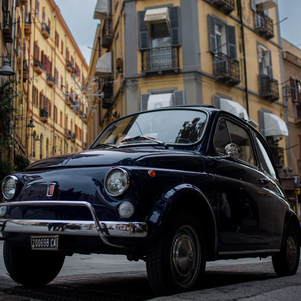Alter schwarzer Fiat 500, Cagliari